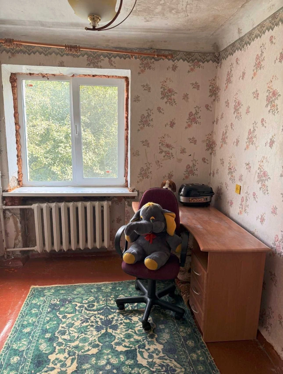 Продам 3-х кімнатну квартиру, 10 хвилин від метро Індустріал