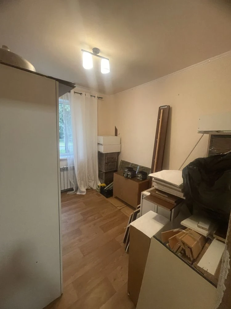 Продам 2-кімнатна квартира біля метро Армійська. Кухня-студі