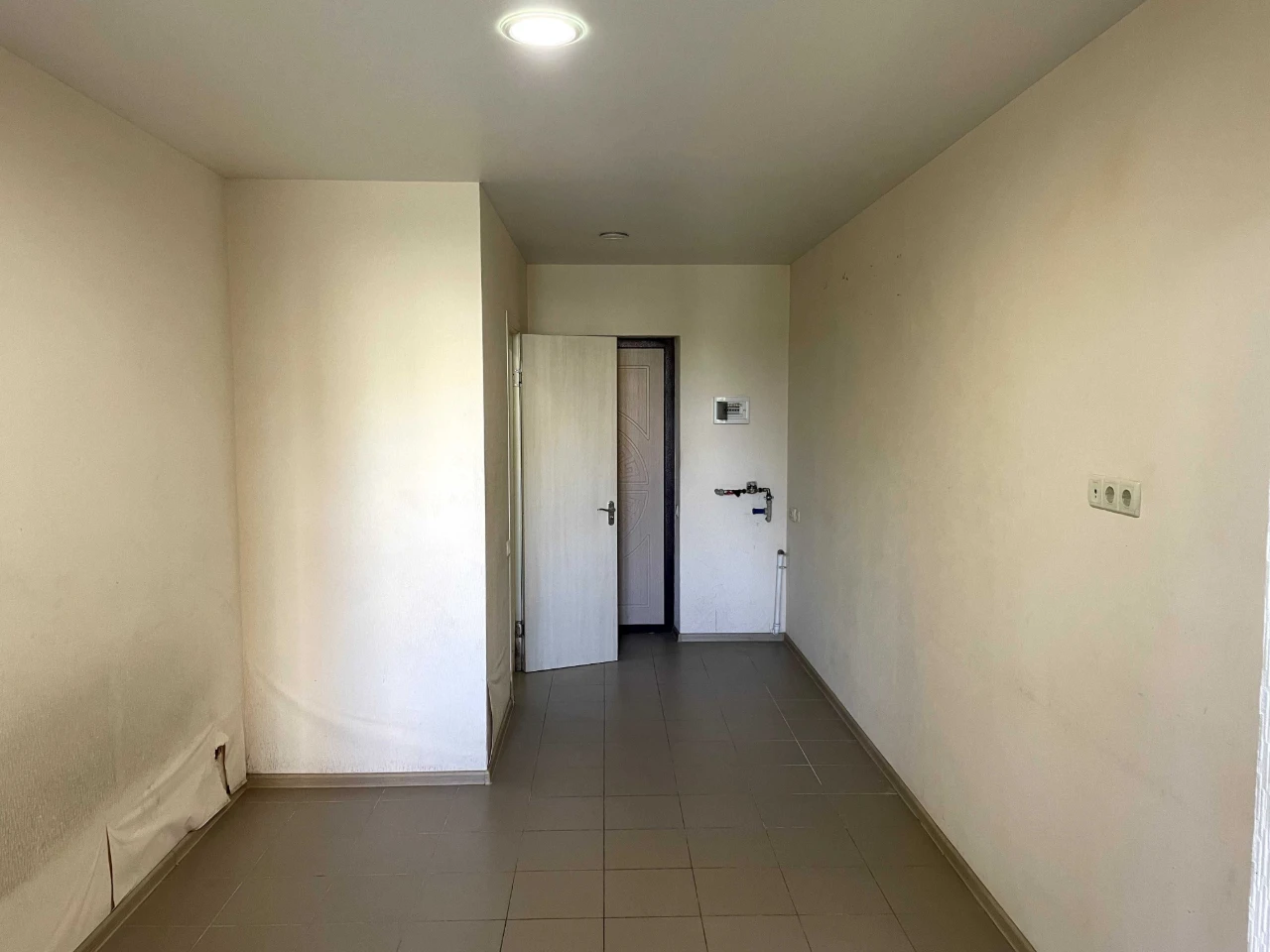 Продажа гостинки 18,6 кв.м. в ЖК Воробьевы горы, м. Ак. Павл