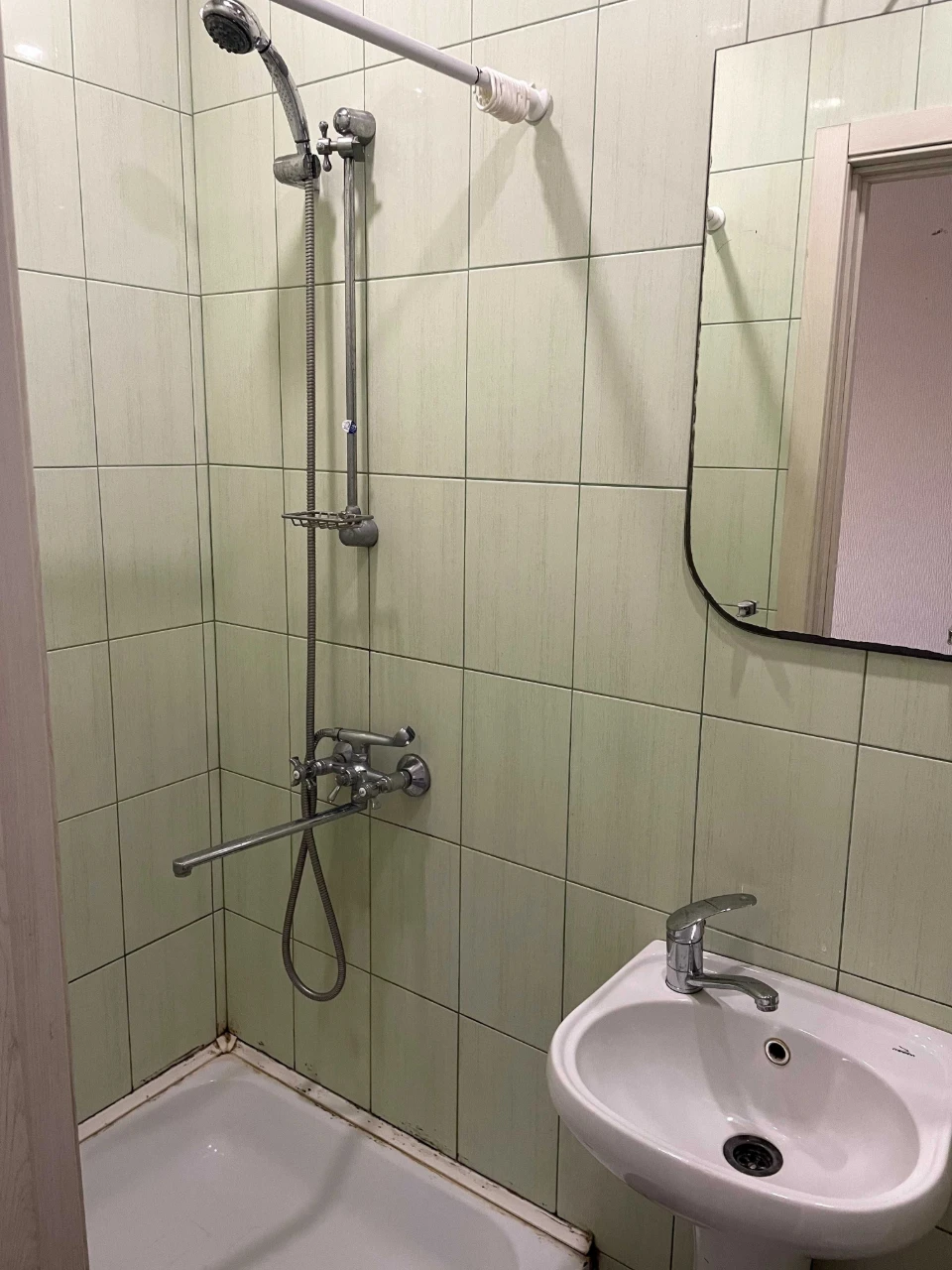 Продажа гостинки 18,6 кв.м. в ЖК Воробьевы горы, м. Ак. Павл