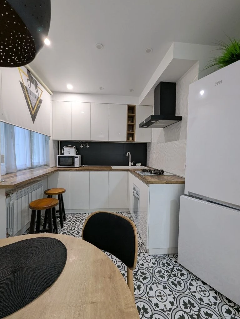 Продаж 2к квартири на Жуковського
