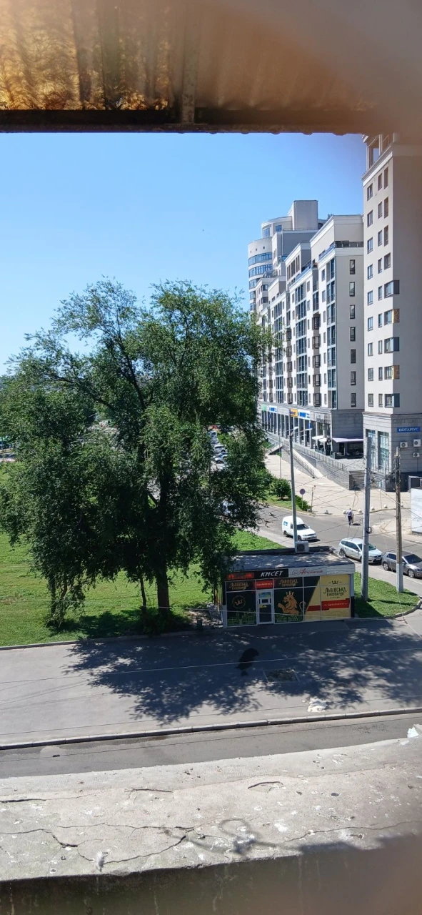 Продам 2 комнатную квартиру в сталинке, ул. Университетская,