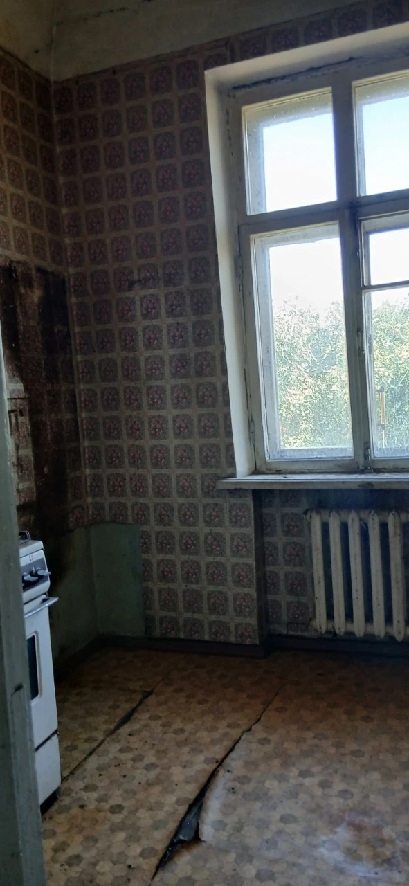 Продам 2 комнатную квартиру в сталинке, ул. Университетская,