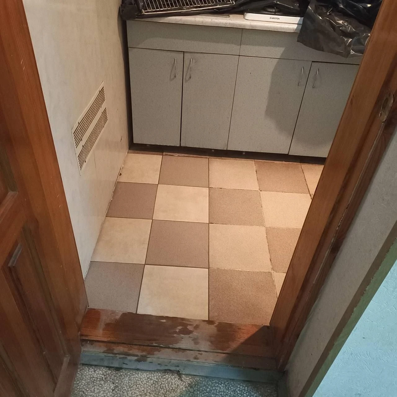Продам 2-х 1/4 р- он м. Малышева