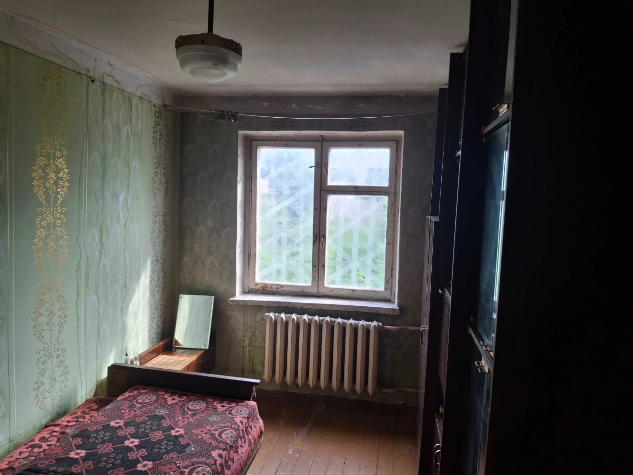 продам 3 к.кв. квартиру по вул. Валентинівська, метро Студен