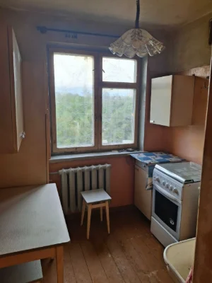 продам 3 к.кв. квартиру по вул. Валентинівська, метро Студен