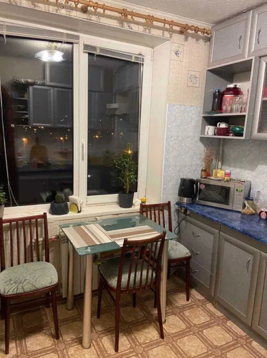 Продам 1 комнатную квартиру на Салтовке, пр-т Тракторостроит