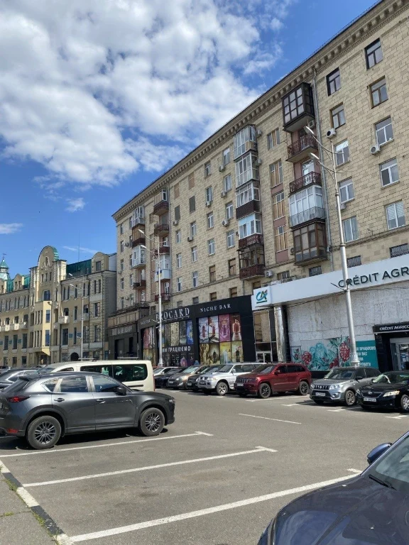 Продам 2х комнатную квартиру Центр Сталинка  6/8