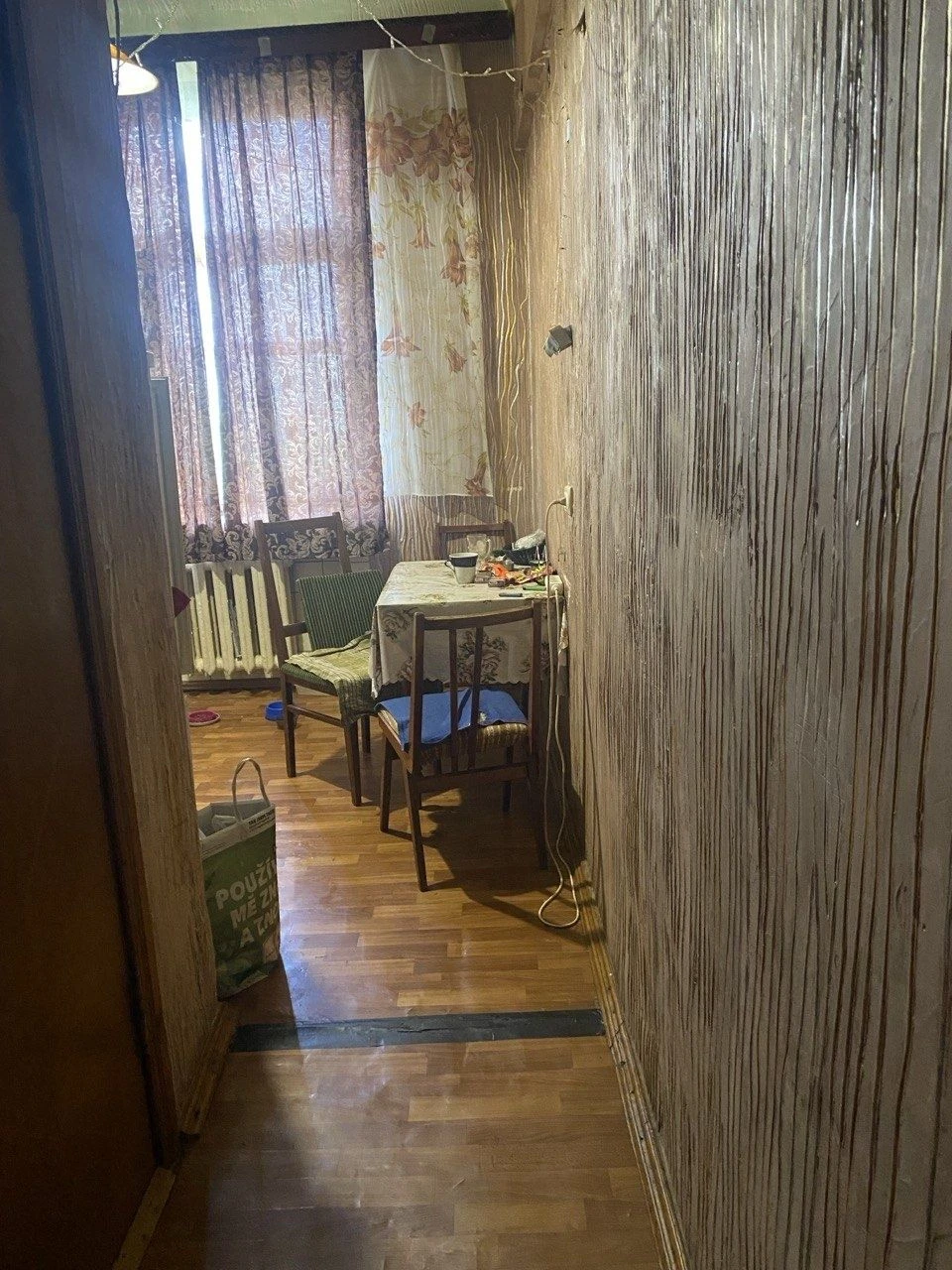 Продам 2х комнатную квартиру Центр Сталинка  6/8