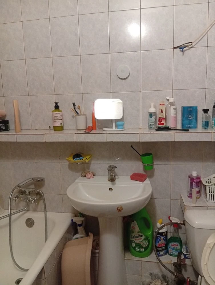 Продам 2х кім квартиру на нескорених