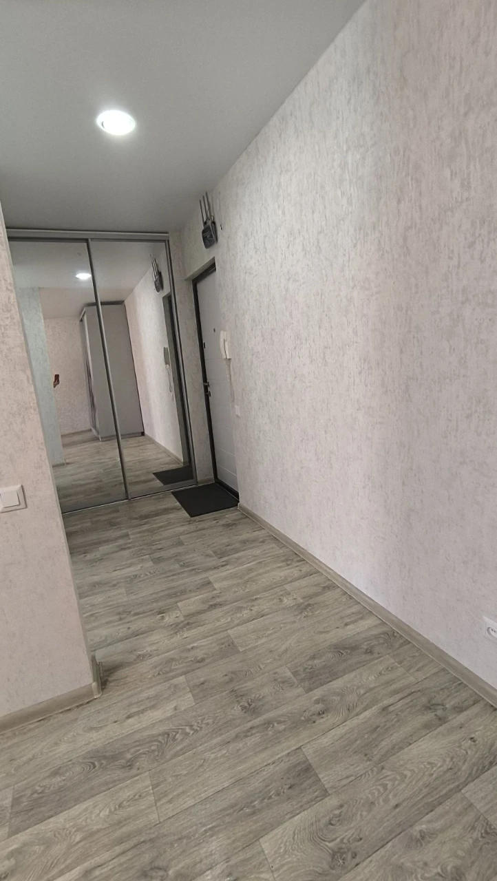 LS21 Олексіївка Продам 1 к.кв.  2 поверх в 12 поверховому бу