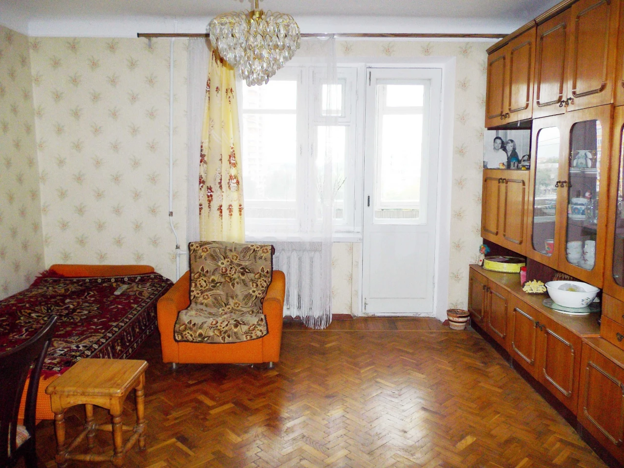Отличная  3 к. кв-ра  с гаражом Шатиловка м. Научная