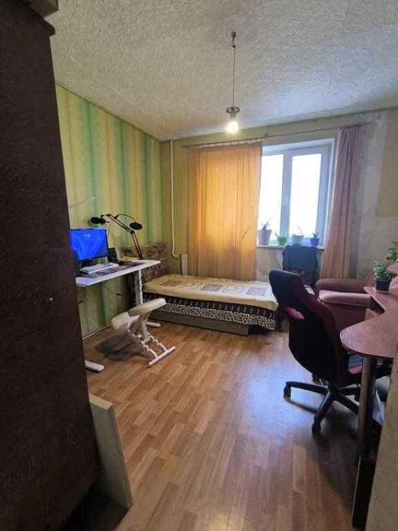 Продам 4-х к.квартиру на Роганском ЖМ Индустриальный
