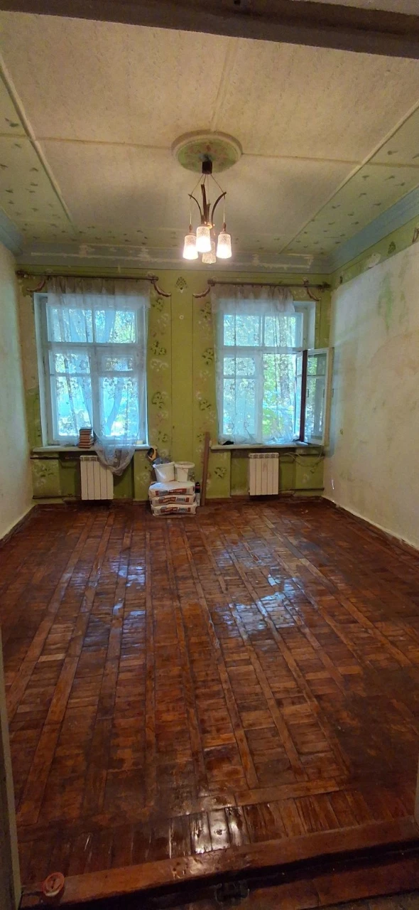 Продам свою 2-х комн квартиру 1/3 . Торг