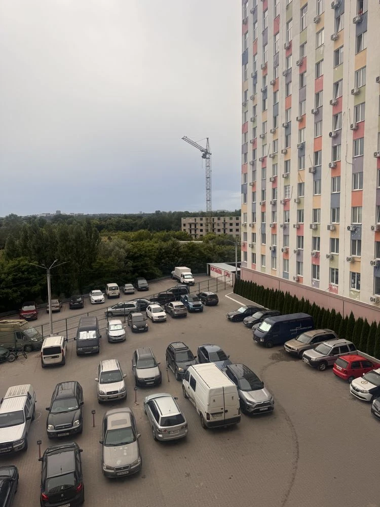 Продам квартиру пров. Шевченківський Воробьйові гори. Метро