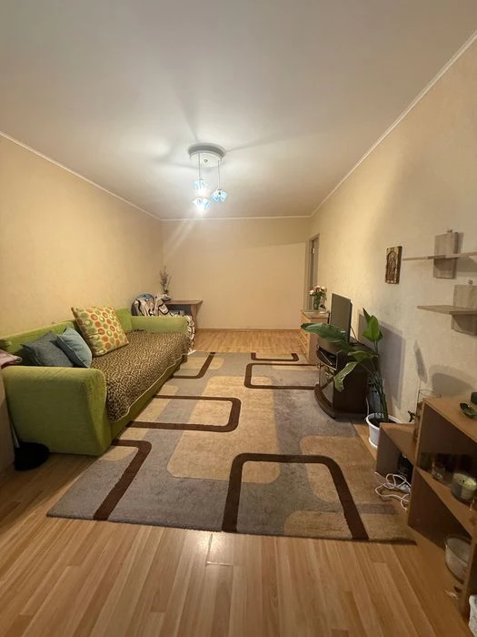 2-room apartment, 71 Peremohy Avenue