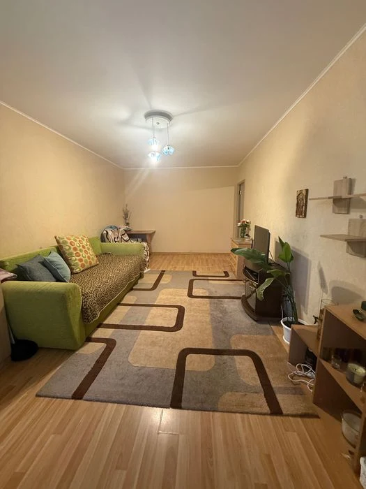 2-room apartment, 71 Peremohy Avenue