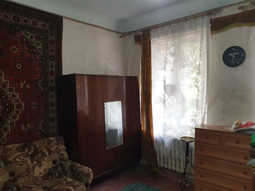 Продажа 2ком вкоммунальной квартире возле метро  южного вокз