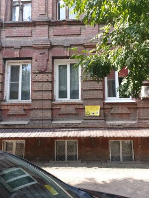 Продажа 2ком вкоммунальной квартире возле метро  южного вокз