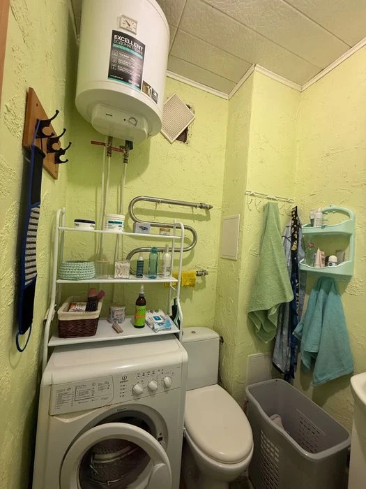 2-room apartment, 71 Peremohy Avenue