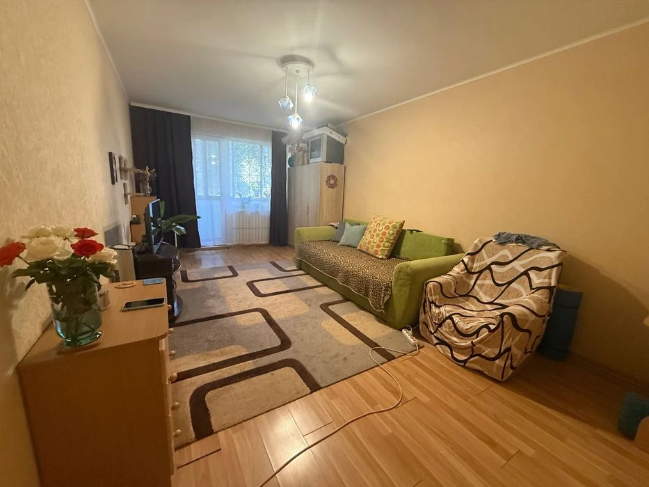 2-room apartment, 71 Peremohy Avenue