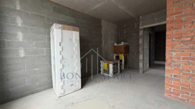 БЕЗ КОМИССИИ! Продам 3к раздельную квартиру с двумя санузлами.