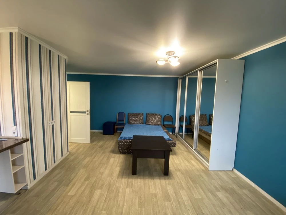 Продажа 1К МЕТРО БОТ. Сад, Есенина (О.Олеся) 10, с ремонтом