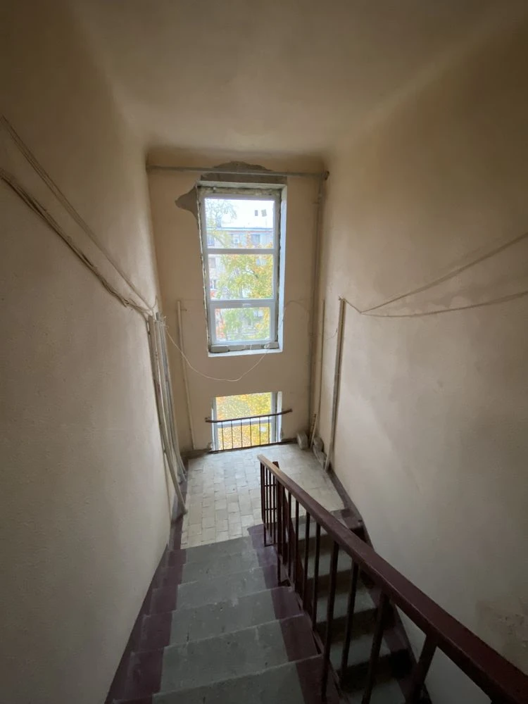 Продажа 1К МЕТРО БОТ. Сад, Есенина (О.Олеся) 10, с ремонтом
