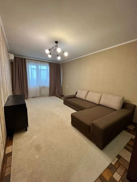 Продам 1 комнатную квартиру. 36м2. 9/9 этаж. Новобаварский р