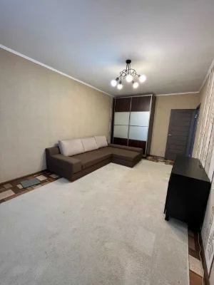 Продам 1 комнатную квартиру. 36м2. 9/9 этаж. Новобаварский р