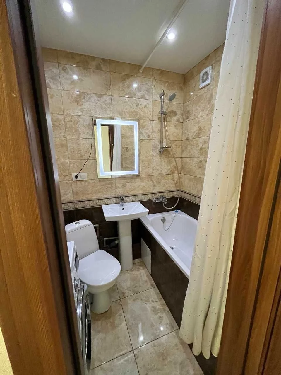 Продам 1 комнатную квартиру. 36м2. 9/9 этаж. Новобаварский р