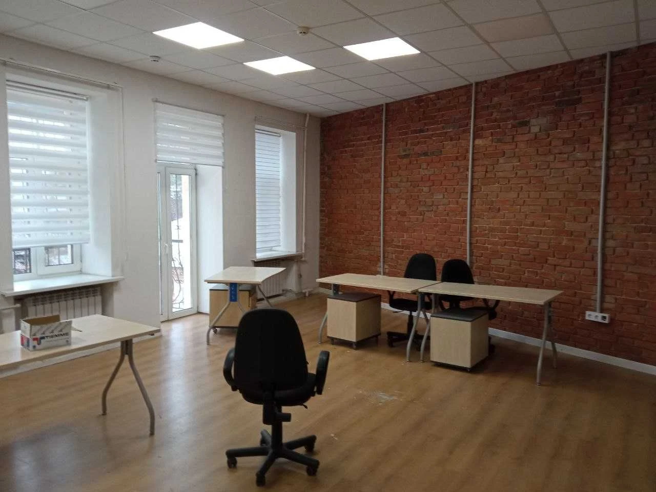 Цена снижена! Продам 3 к.кв. с офисным ремонтом, Центр