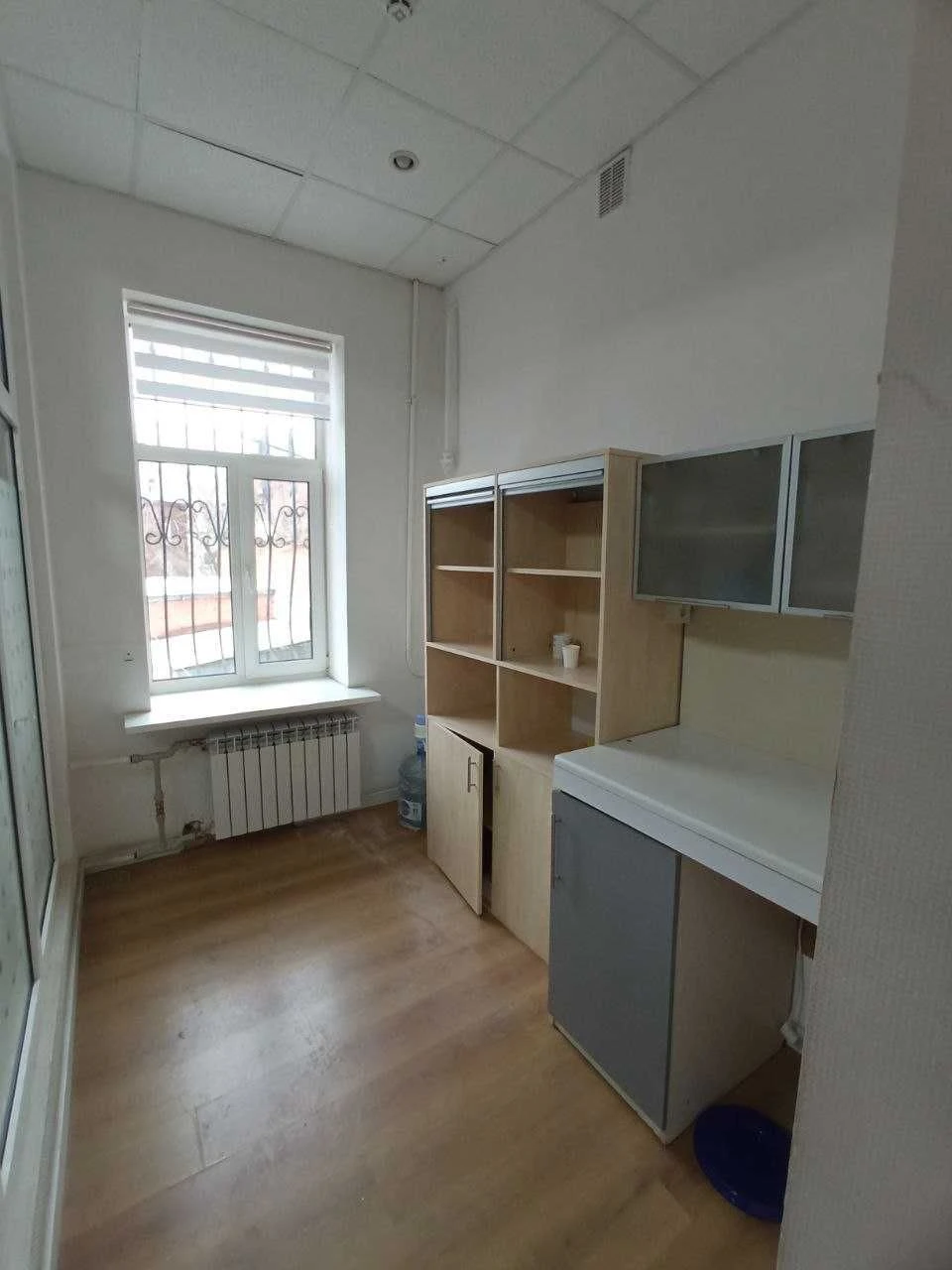 Цена снижена! Продам 3 к.кв. с офисным ремонтом, Центр