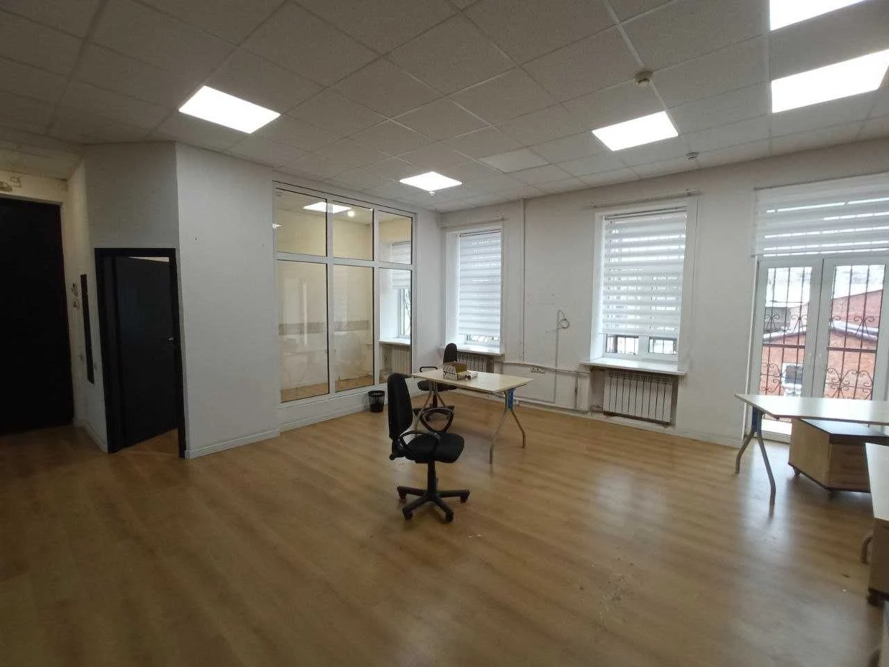 Цена снижена! Продам 3 к.кв. с офисным ремонтом, Центр