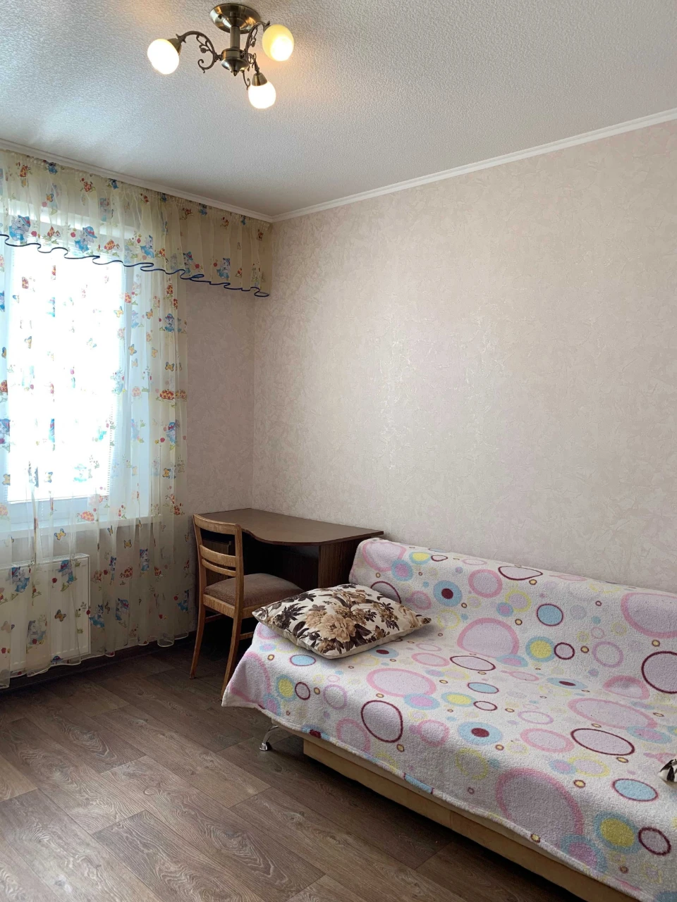 Продам 2 комнатную квартиру возле метро на Салтовке