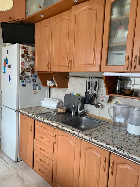 Продам 3 комнатную квартиру метро Героев Труда
