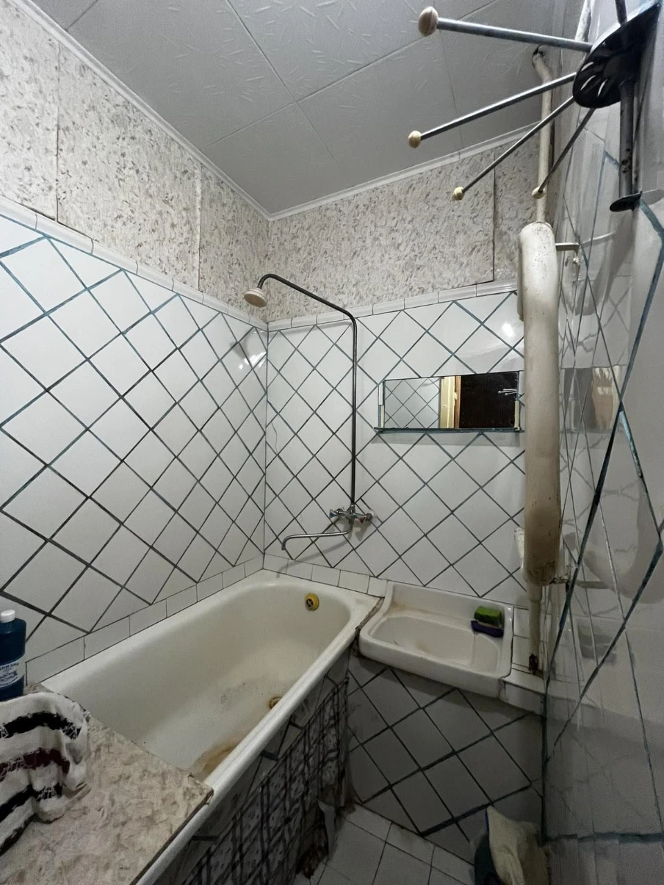 Продам 3 комнатную квартиру  602мкр, Салтовское шоссе