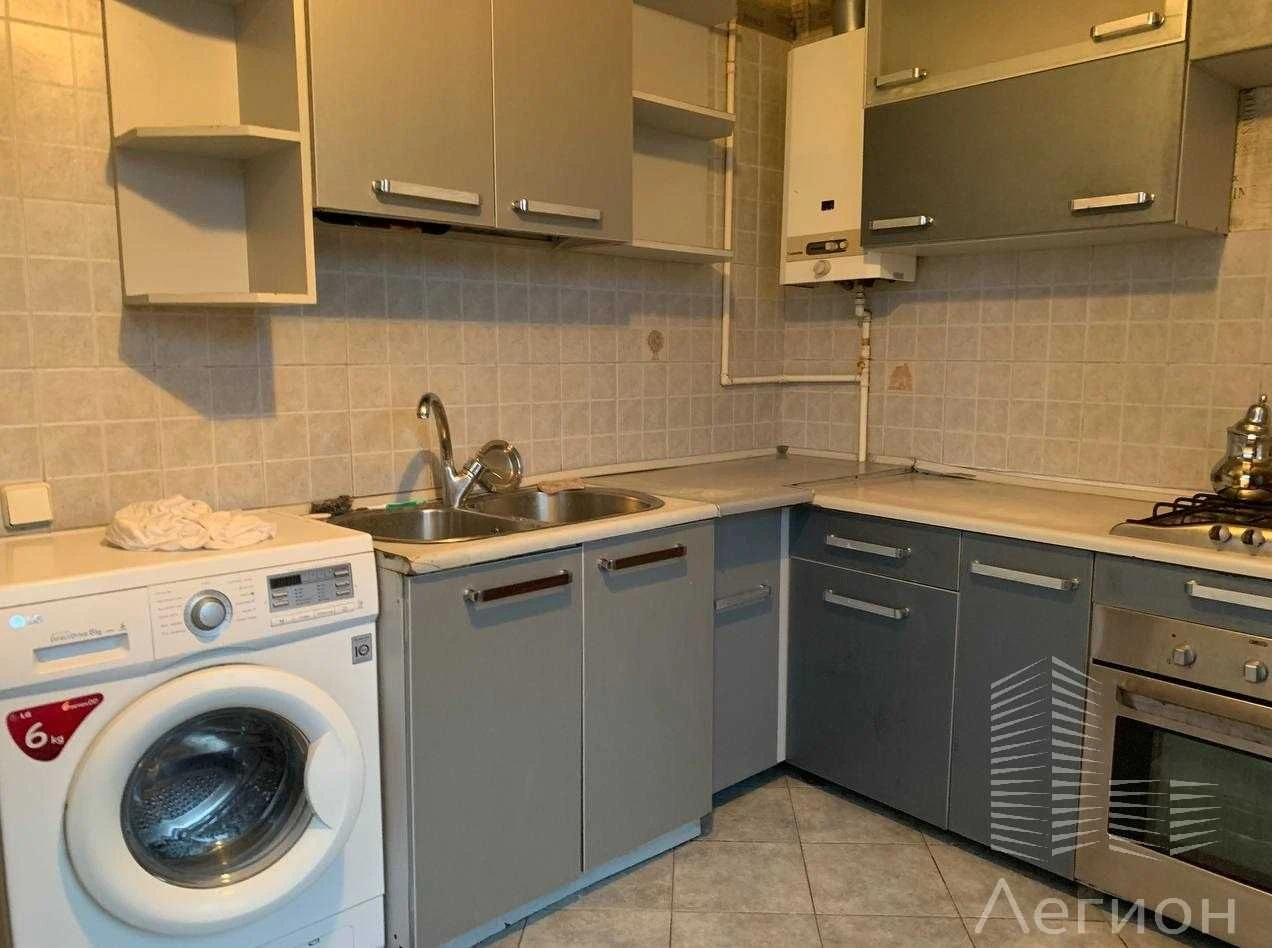 Продам 4-ох комнатную квартиру в Центре. Ул. Свободы
