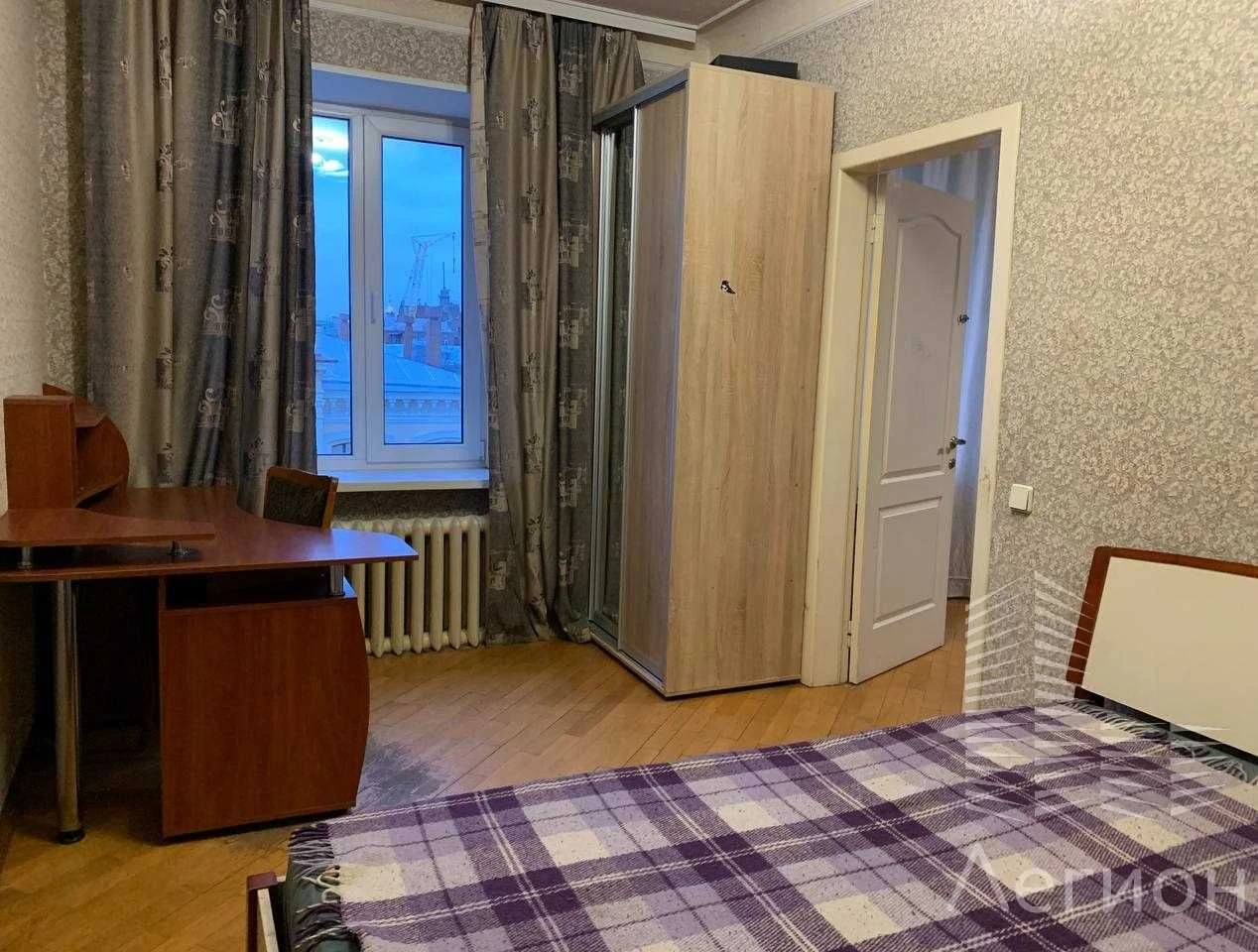 Продам 4-ох комнатную квартиру в Центре. Ул. Свободы