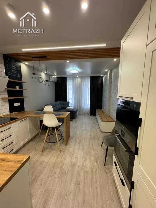 Продам 1-кімнатну квартиру з ремонтом 44 м² у ЖК Меридіан, П