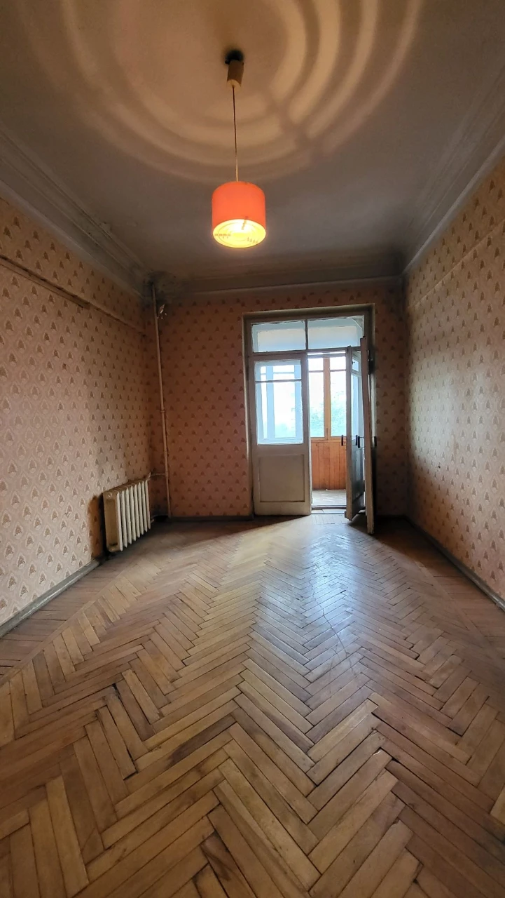 Срочно! Продам 3 комнатную квартиру, сталинка, "литерка" мет