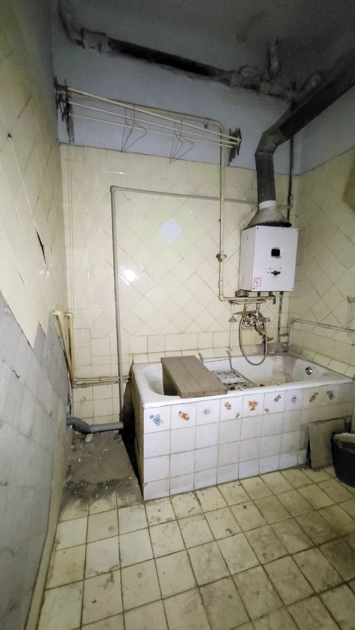 Срочно! Продам 3 комнатную квартиру, сталинка, "литерка" мет