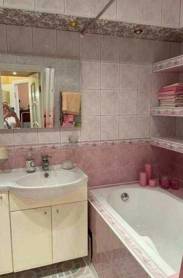 Продам 2 комнатную квартиру в самом центре Харькове
