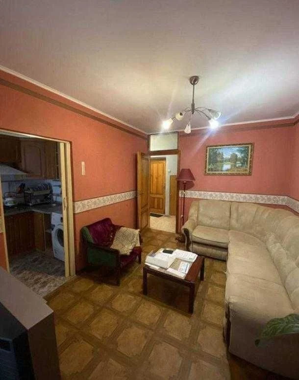 Продам 2 комнатную квартиру в центре Харькова