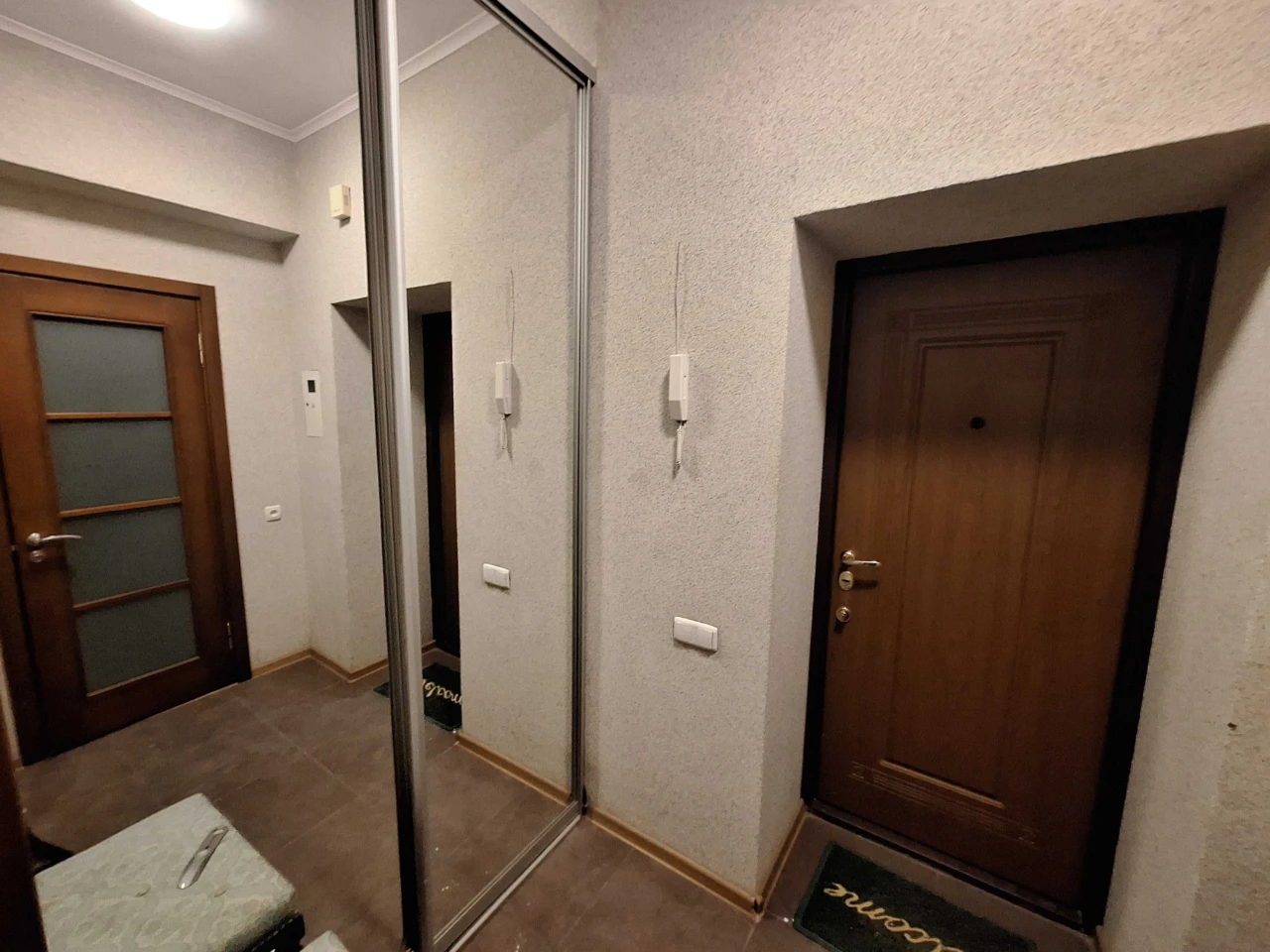 Продам 2квартиру м. Захисників України