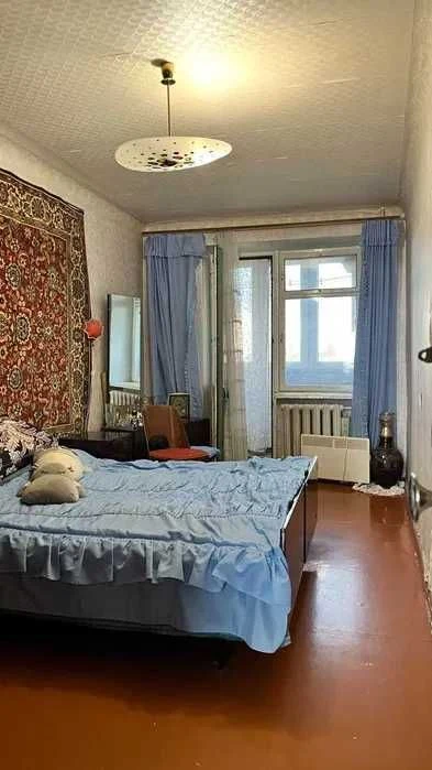 Продам 3 к. квартиру Каденюка Танкопия Новые Дома метро Двор
