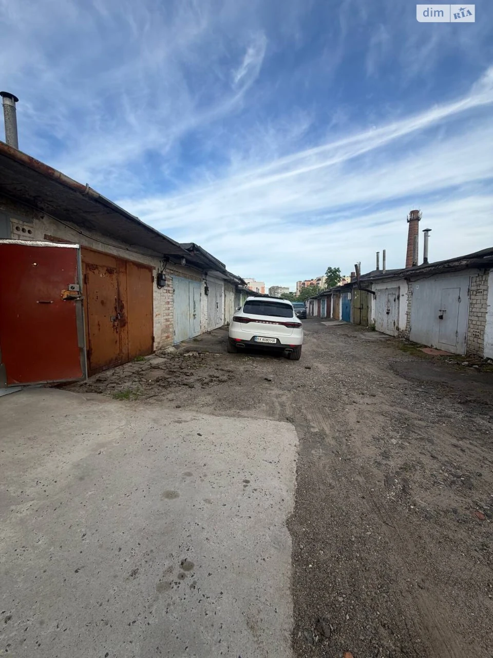Продаж Місце в гаражному кооперативі Дубове
