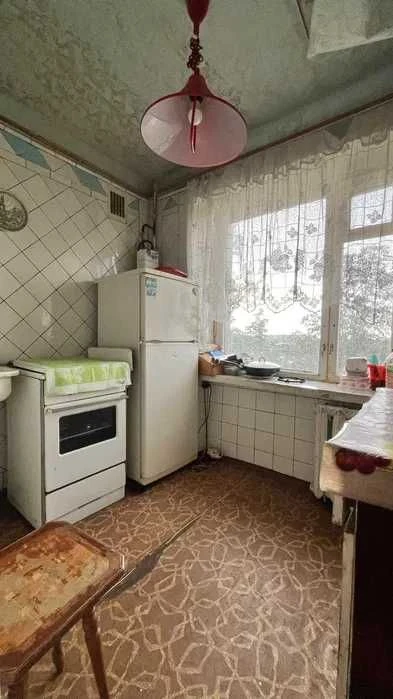 Продам 3 к. квартиру Каденюка Танкопия Новые Дома метро Двор
