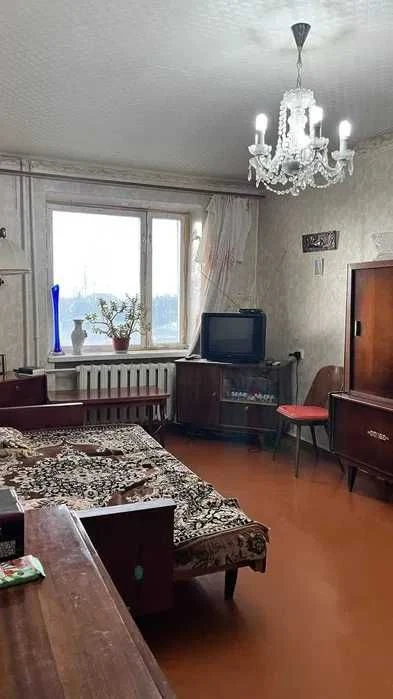 Продам 3 к. квартиру Каденюка Танкопия Новые Дома метро Двор