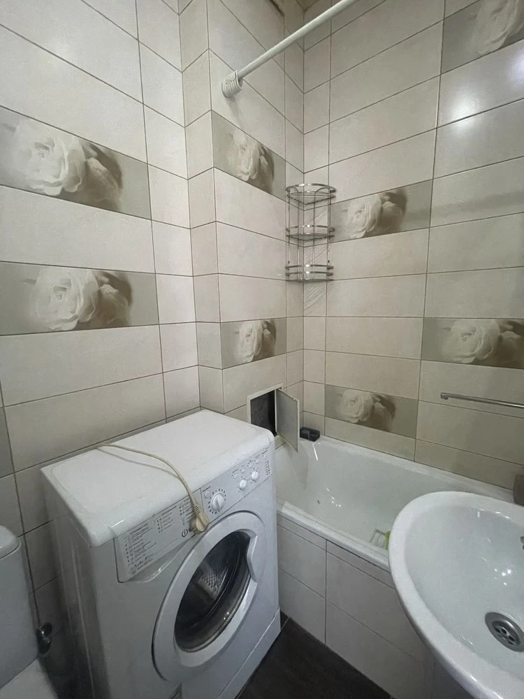 Продам дворівневу гостинку ЖК Карамелі метро Центральний рин